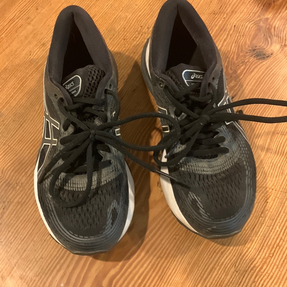 Used Women’s ASICS Gel Nimbus Running Shoes 6.5